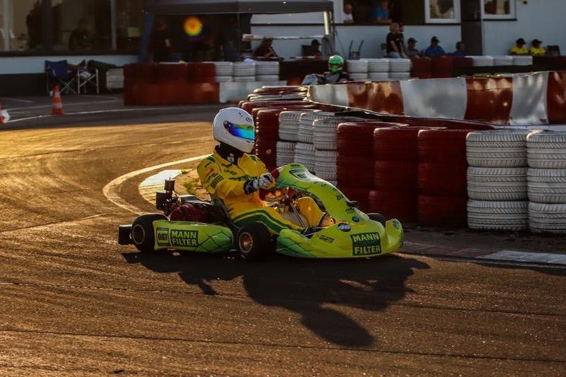 ADAC GTC: MANN-FILTER Team RBM - kart racing scene