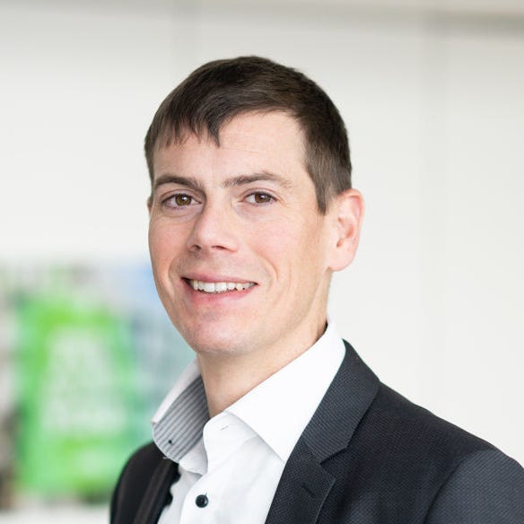Specialistul MANN-FILTER Dr. Lars Spelter, inginer șef pentru materiale de filtrare