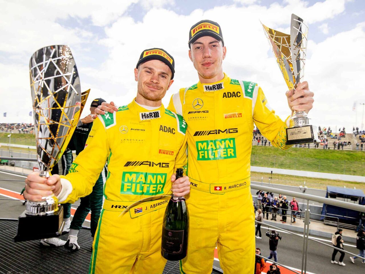 Podium Position beim ADAC GT Masters 2022 in Oschersleben für MANN-FILTER Team LANDGRAF