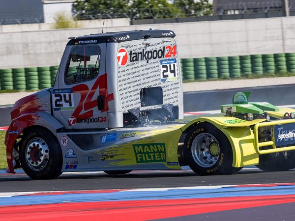 Powerful trucks, powerful filters - live at the Nürburgring