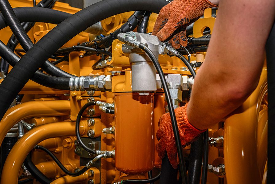 Hydraulické filtry MANN-FILTER v kvalitě originálního vybavení snižují prostoje hydraulických systémů